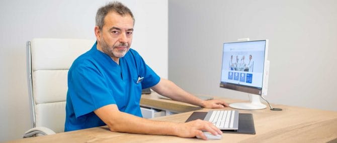 Imagen: Dr. Barrenetxea gehört laut Top Doctors zu den 50 besten Ärzten Spaniens